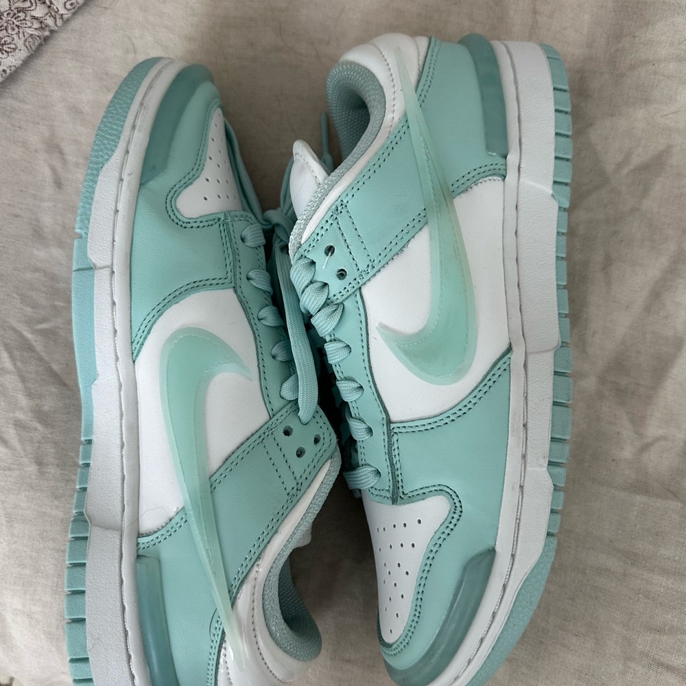 Nike women’s low Dunk Fresh Teal and White Sneakers - Picture 4 of 7